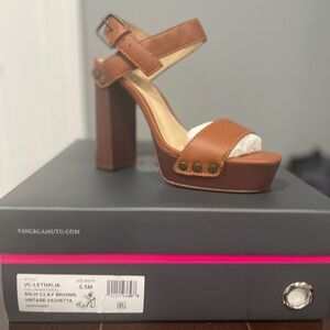 Vince Camuto Platform Sandal in size 5.5